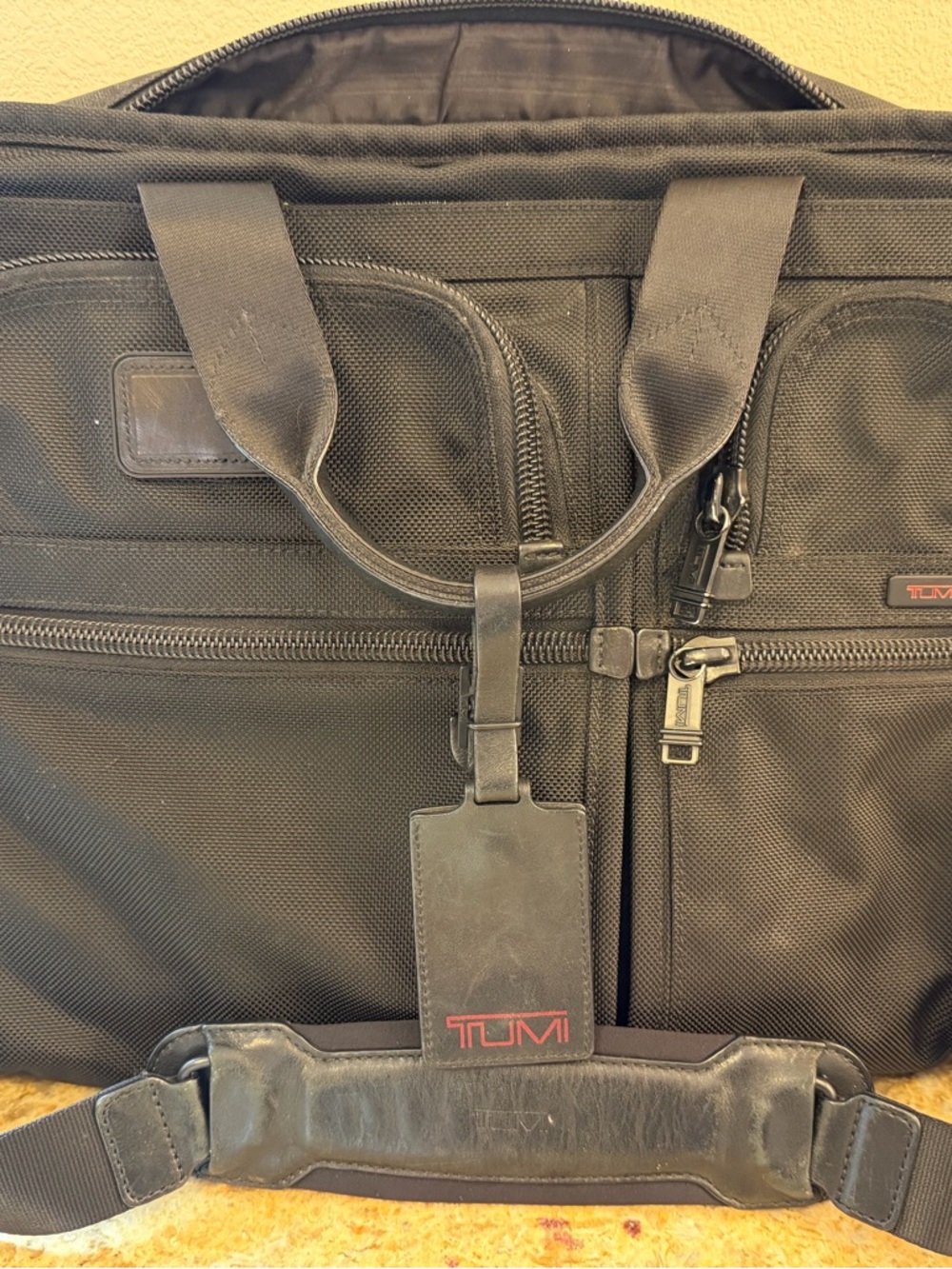 TUMI ALPHA T-PASS SCREEN LAPTOP SLIM BLACK BRIEFCASE SHOULDER BAG 26516